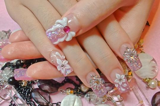 Queen Nails皇后日式藝術美甲  3.3折! - 名媛玉手美甲專案